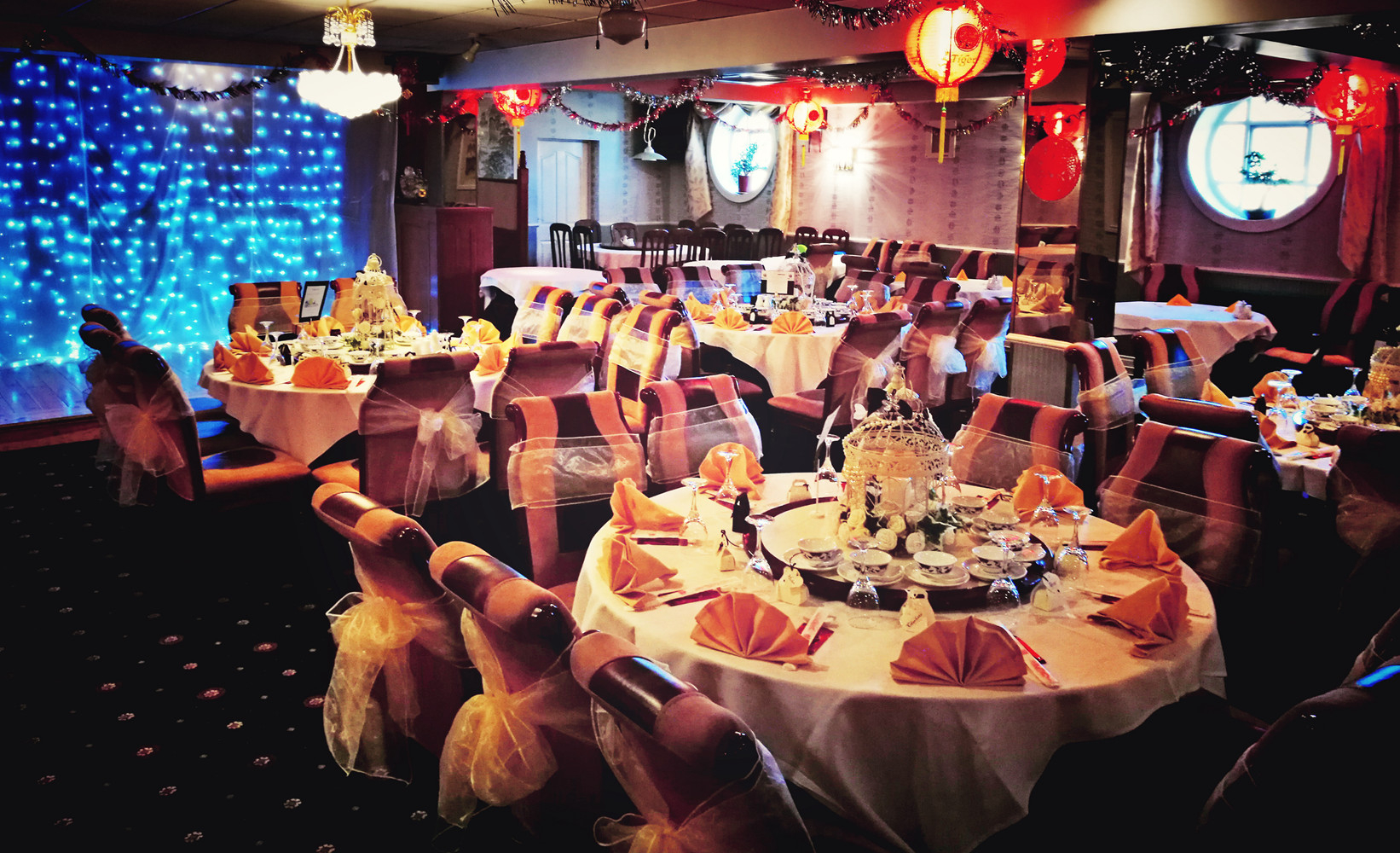 Seat up to 170 Guest, we take bookings for Company Party, Christmas Party, Wedding Receptions, Family Party, Birthday Party, Private Dinning, Charity Party,